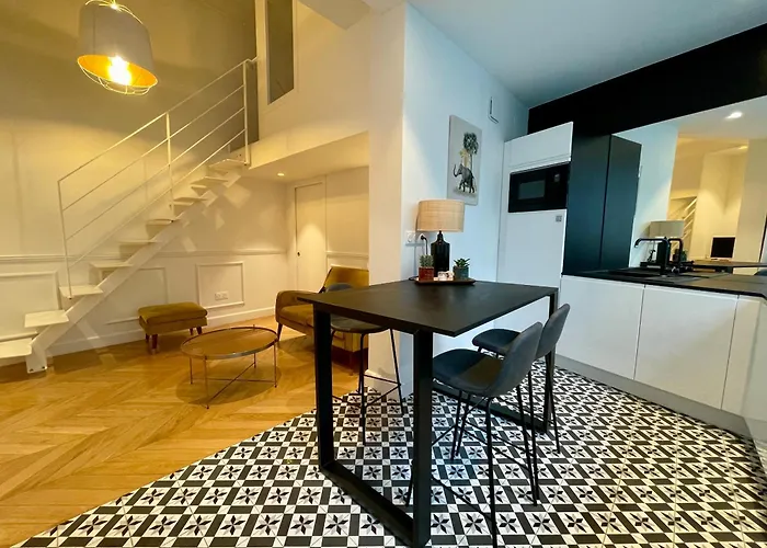 Appartement De Charme Du General Leclerc - Place D'erlon - Hypercentre - Gare - Reims